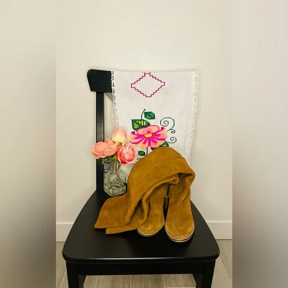 Knee high leather boots - Picture 2 of 3